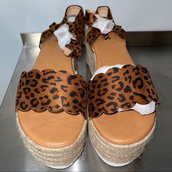 AMS Espadrille Platform Sandals in Leopard - Picture 5 of 9
